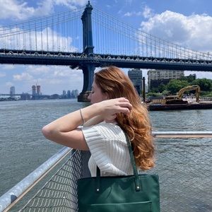 Meet your Posher, marcela